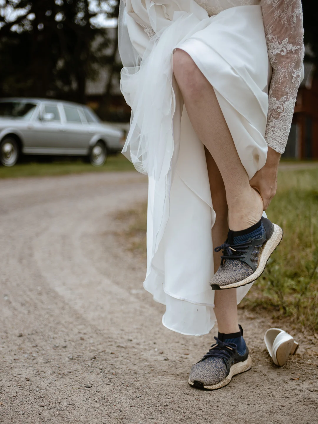 Katolskt bröllop i Vårdsbergs kyrka av Studio Engström - bröllopsfotograf i Linköping Norrköping Östergötland