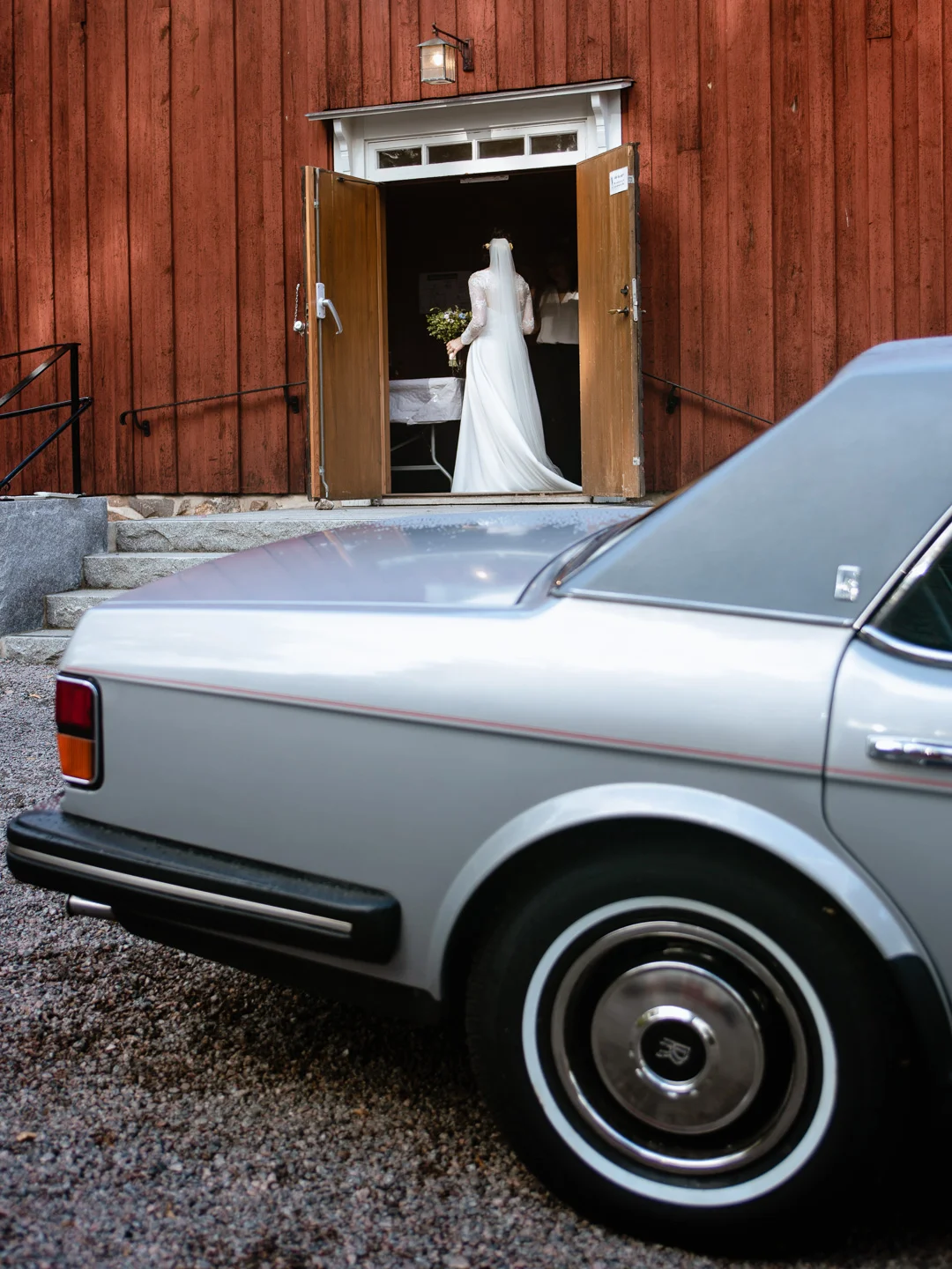 Katolskt bröllop i Vårdsbergs kyrka av Studio Engström - bröllopsfotograf i Linköping Norrköping Östergötland